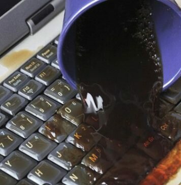 Laptop khi bị vô nước bạn xử lý như thế nào ? laptop-bi-vo-nuoc
